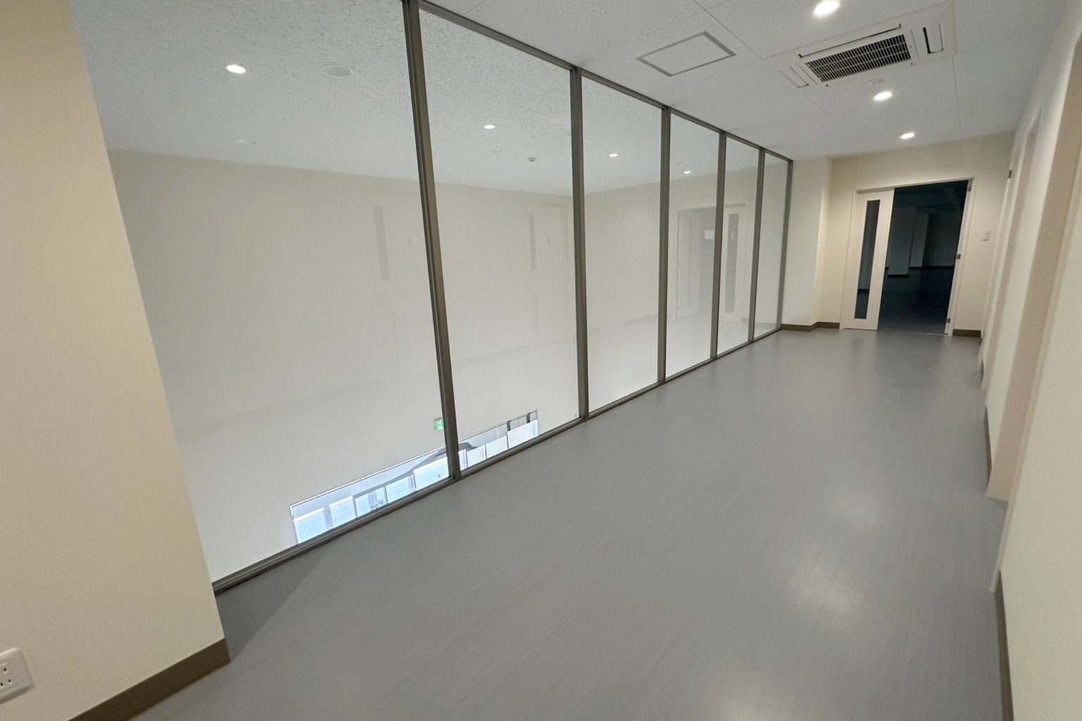 リフォーム施工フロア廊下